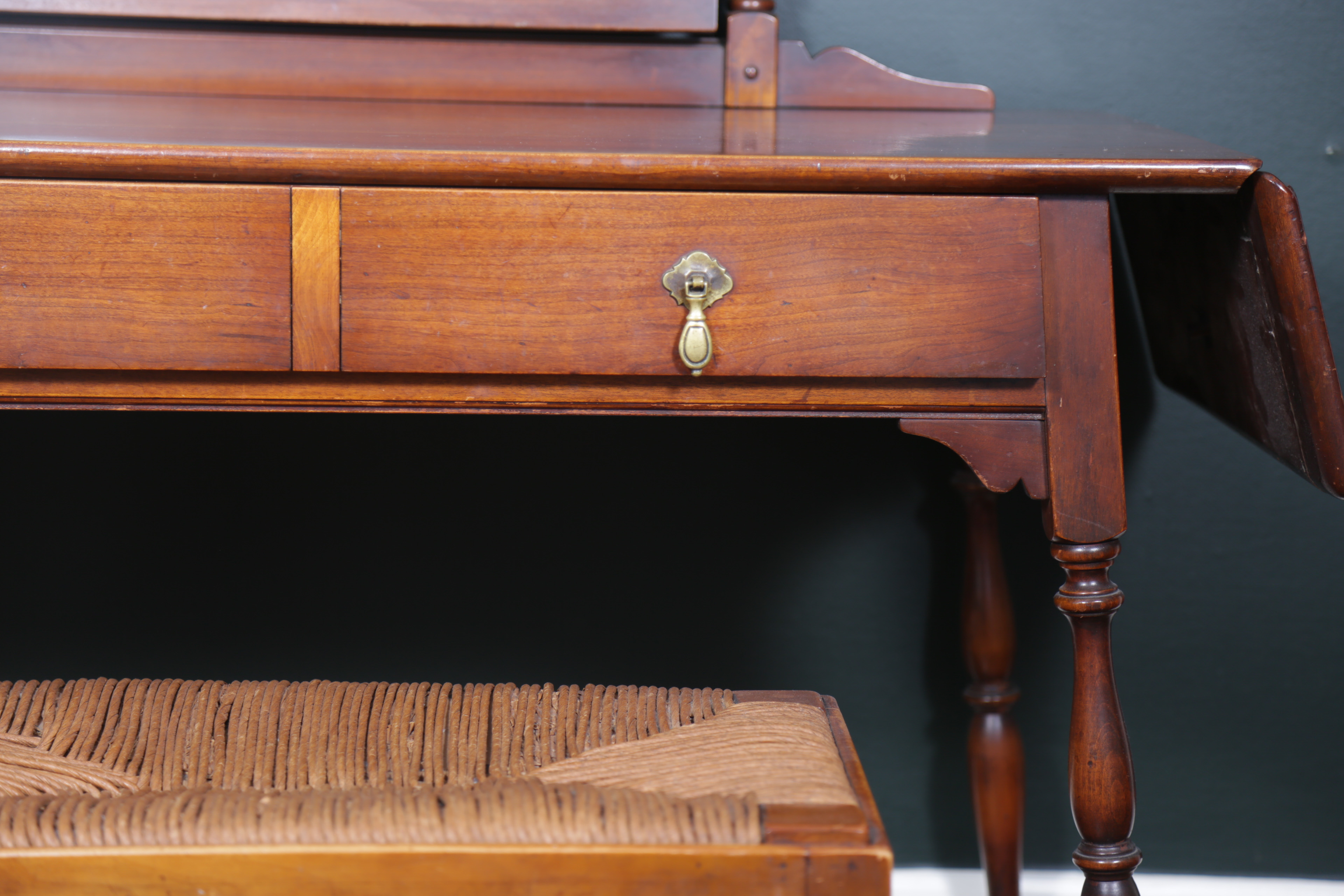 Stickley Dressing Table and Bench With Rush Seat EBTH